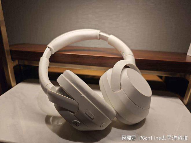 无线时代在ULT WEAR上青出于蓝尊龙AG网站延续索尼传统的重低音于(图4)