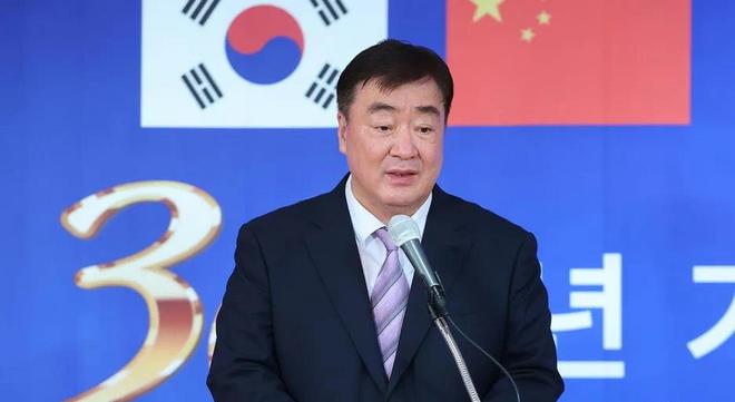 韩国大选临近首尔罕见出现抗议尊龙AG人生就是博滚回中国！(图2)
