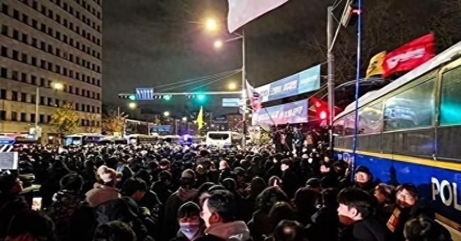 明下令斩草除根要给华一个满意的交代尊龙凯时app韩国集会大爆发李在(图11)